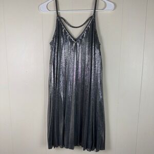 Dao Chloe‎ Dao Boutique Women's Metallic Silver Pleated Midi Dress